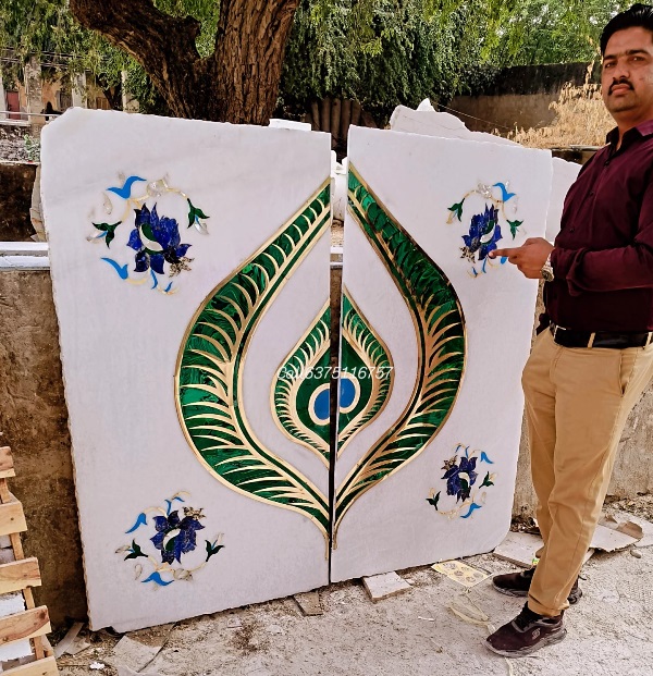 Peacock feather inlay wall panel handcrafted on Vietnam white marble by Makrana artisans